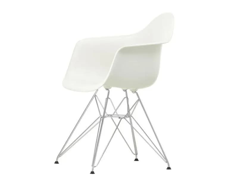 DAR პოლიპროპილენის სკამი სახელურებით, Vitra | დიზაინი: ჩარლზ და რეი იმსი